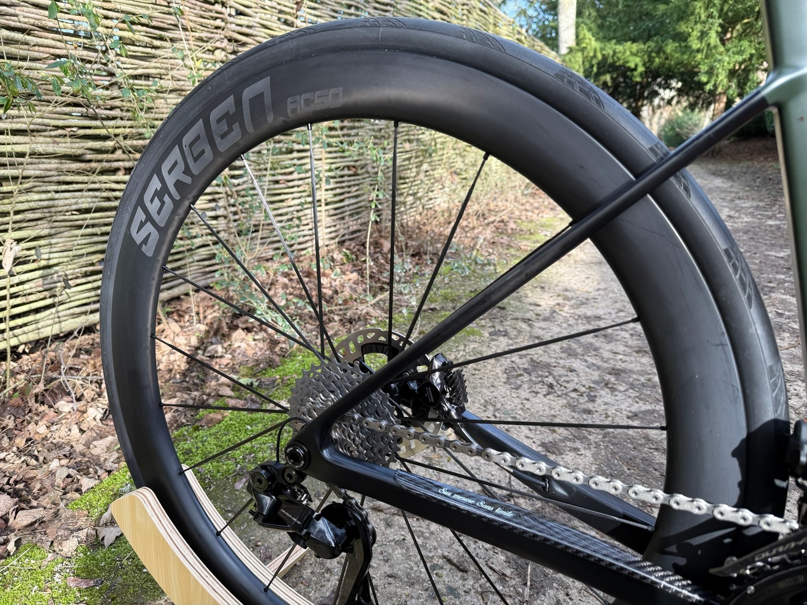 roue en carbone serben